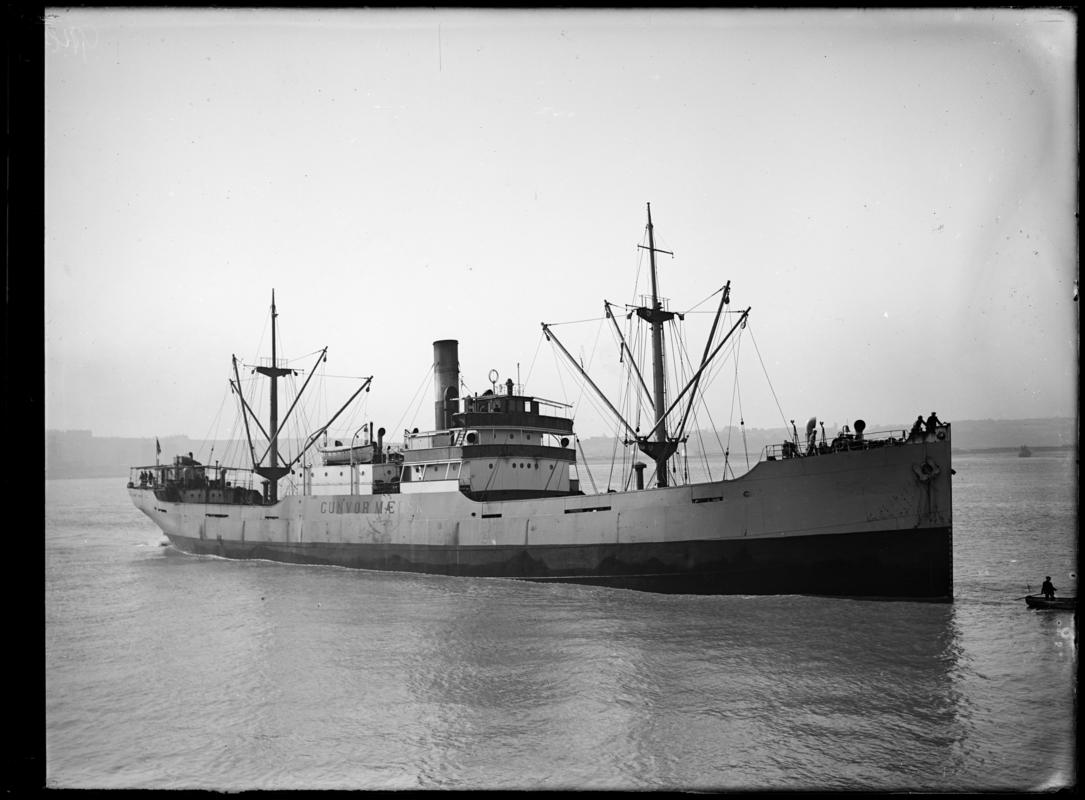 Three quarter Starboard bow view of S.S. GUNVER MAERSK, c.1936.