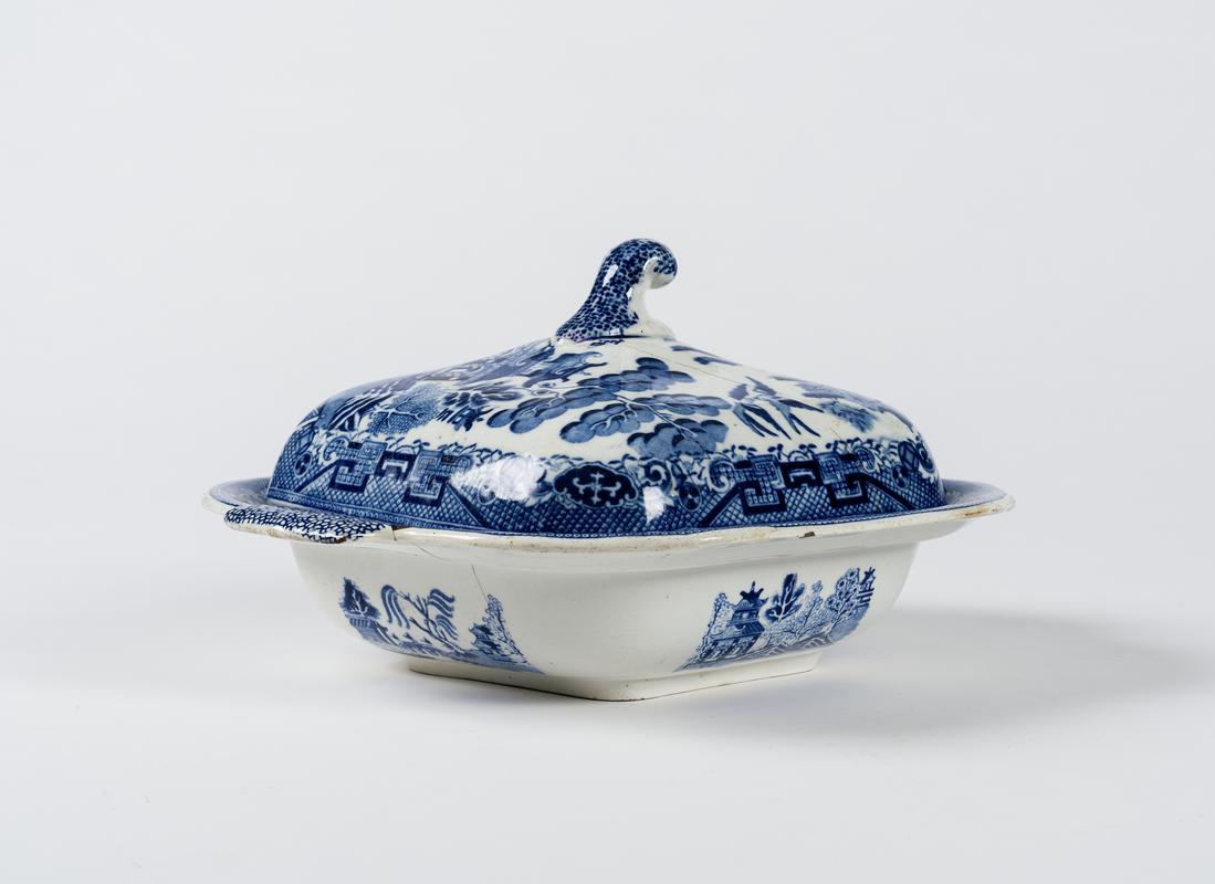Tureen with lid