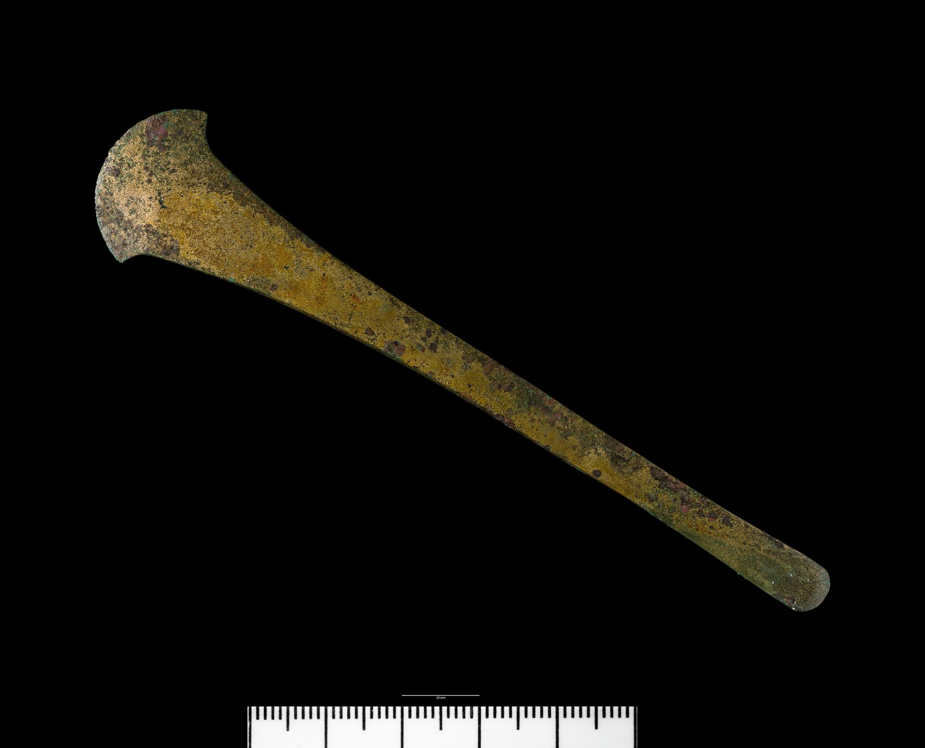Early Bronze Age bronze chisel
