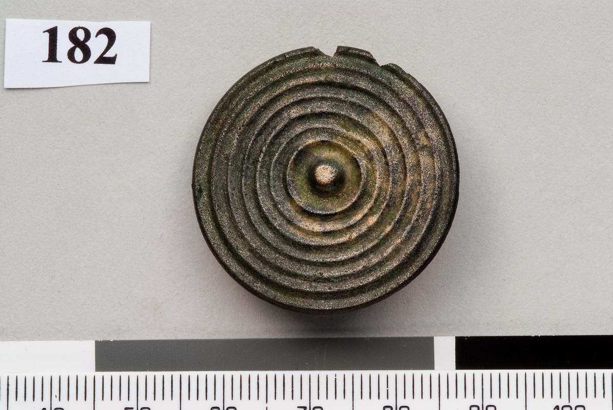 Late Bronze Age bronze button