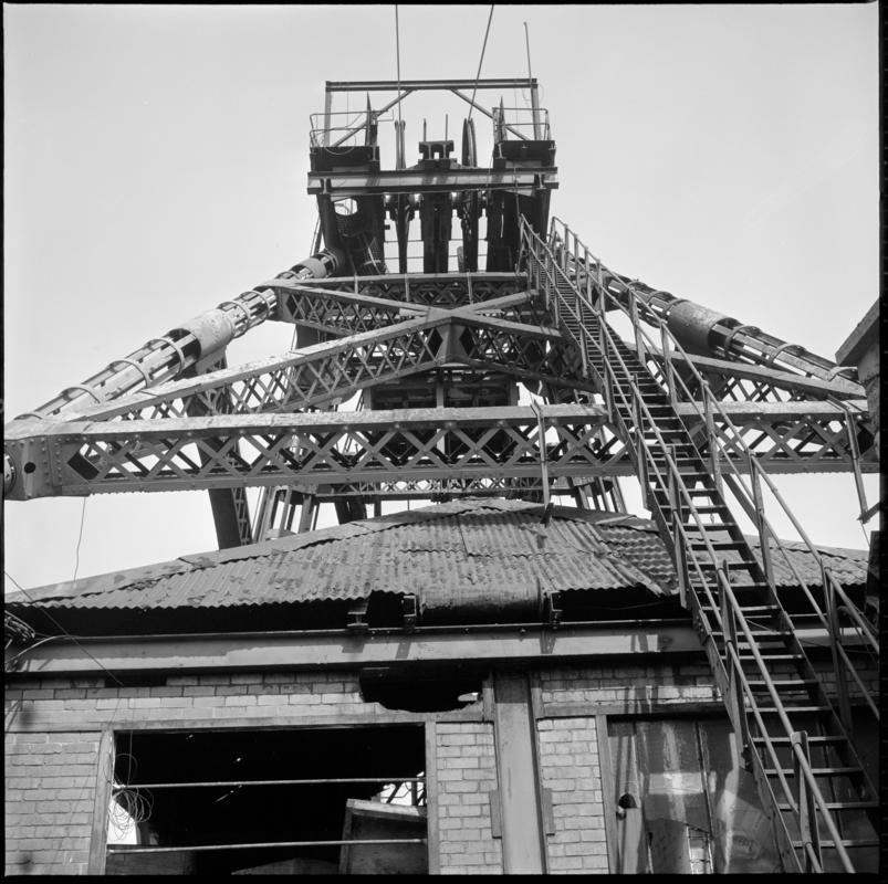 Black and white film negative showing the headgear, Deep Duffryn Colliery 19 May 1977.  &#039;Deep Duffryn 19 May 1977&#039; is transcribed from original negative bag.  Appears to be identical to 2009.3/2544.