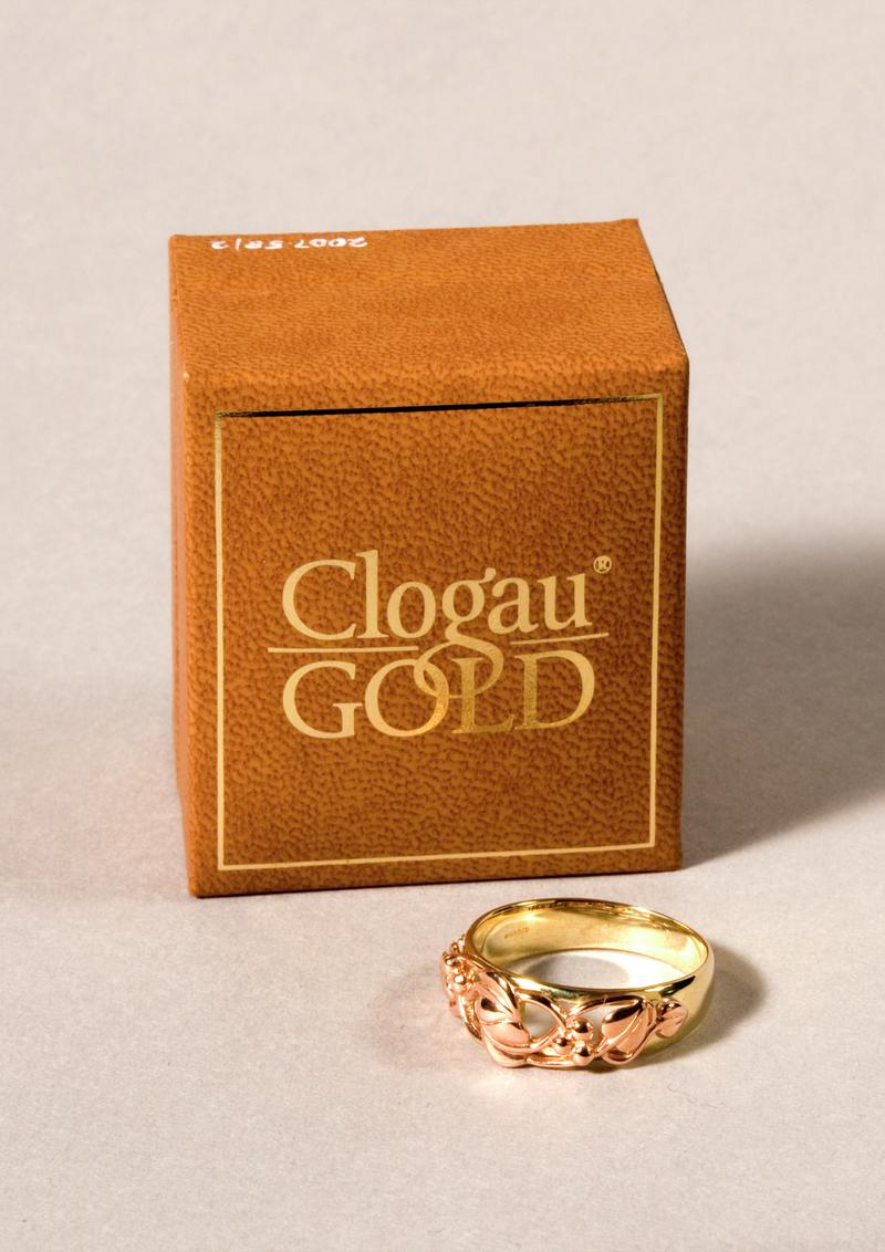 Clogau gold ring &amp; box