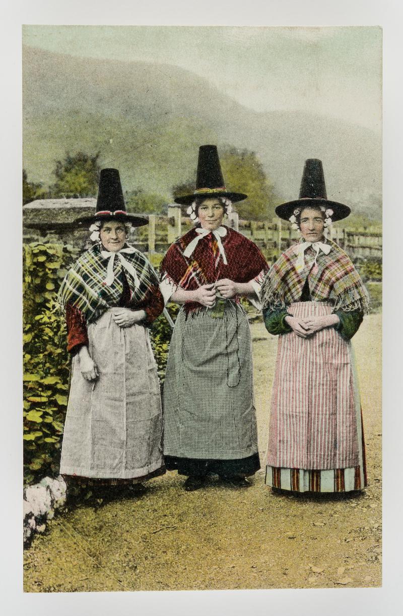 Group of 3 Welsh ladies standing.