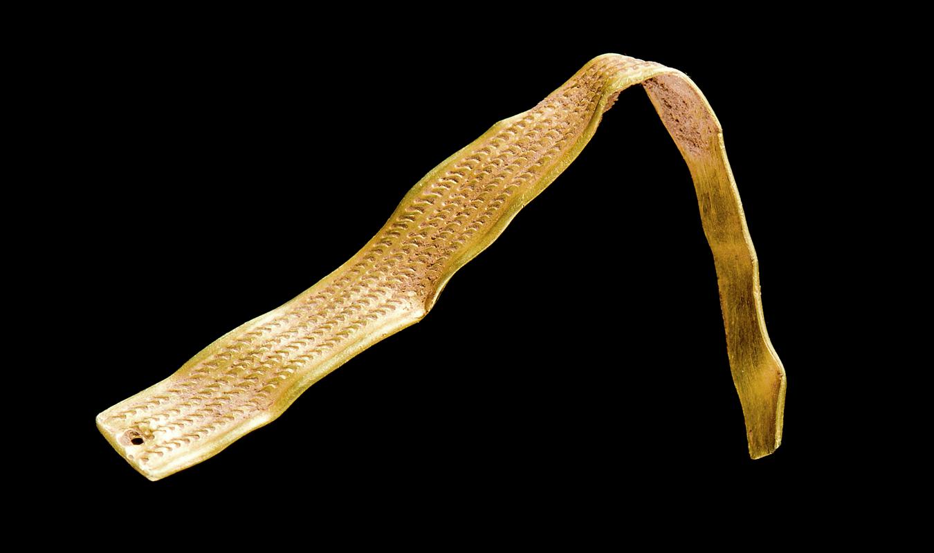 Middle Bronze Age gold bracelet