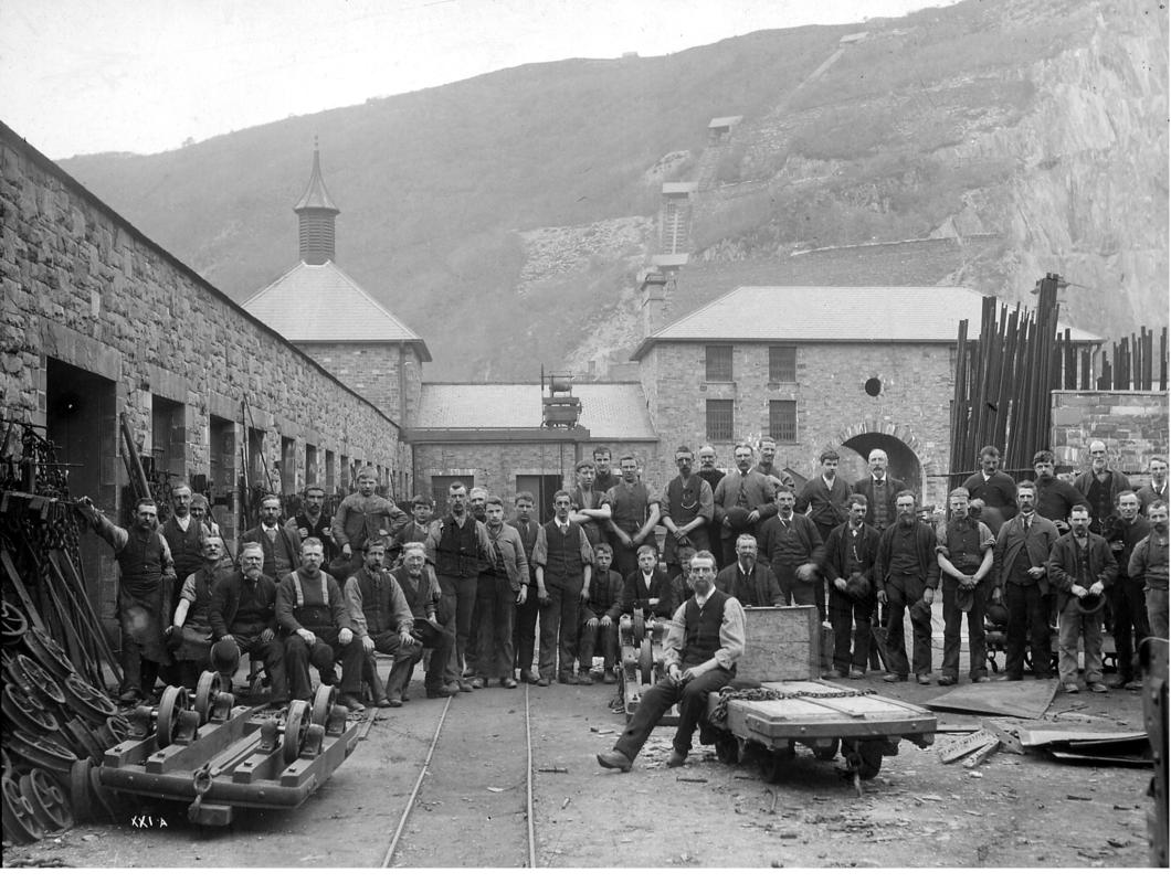 Group of workers at Gilfach Ddu