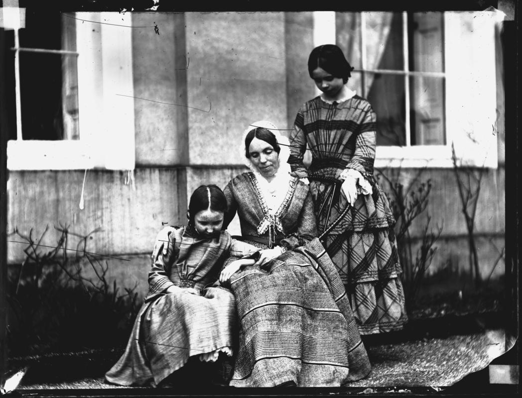 Fanny & Sarah Moggridge and Ellen Toogood, glass neg