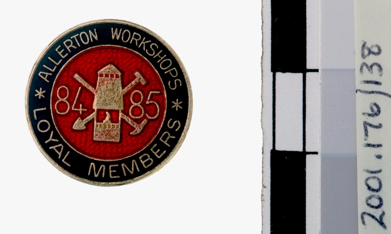 N.U.M. Yorks Area, badge