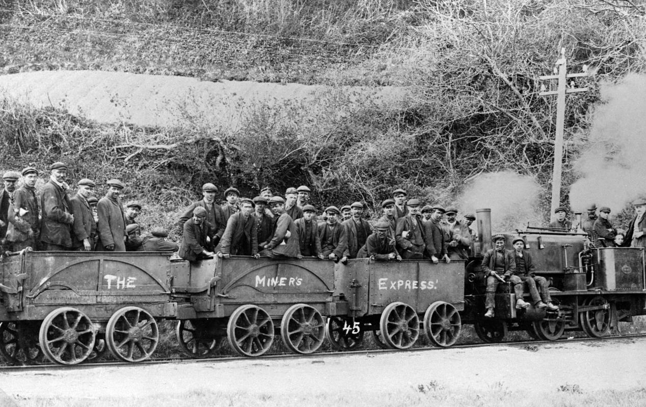 The Miner&#039;s Express: A train on the Saundersfoot Railway