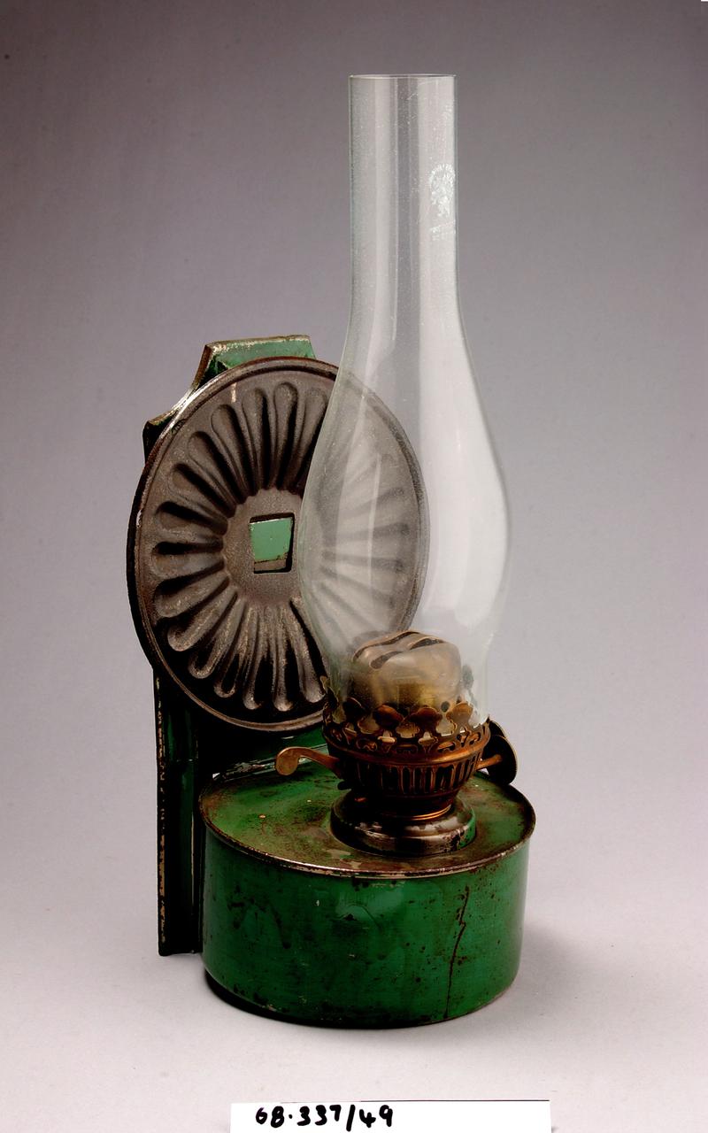 Oil lamp