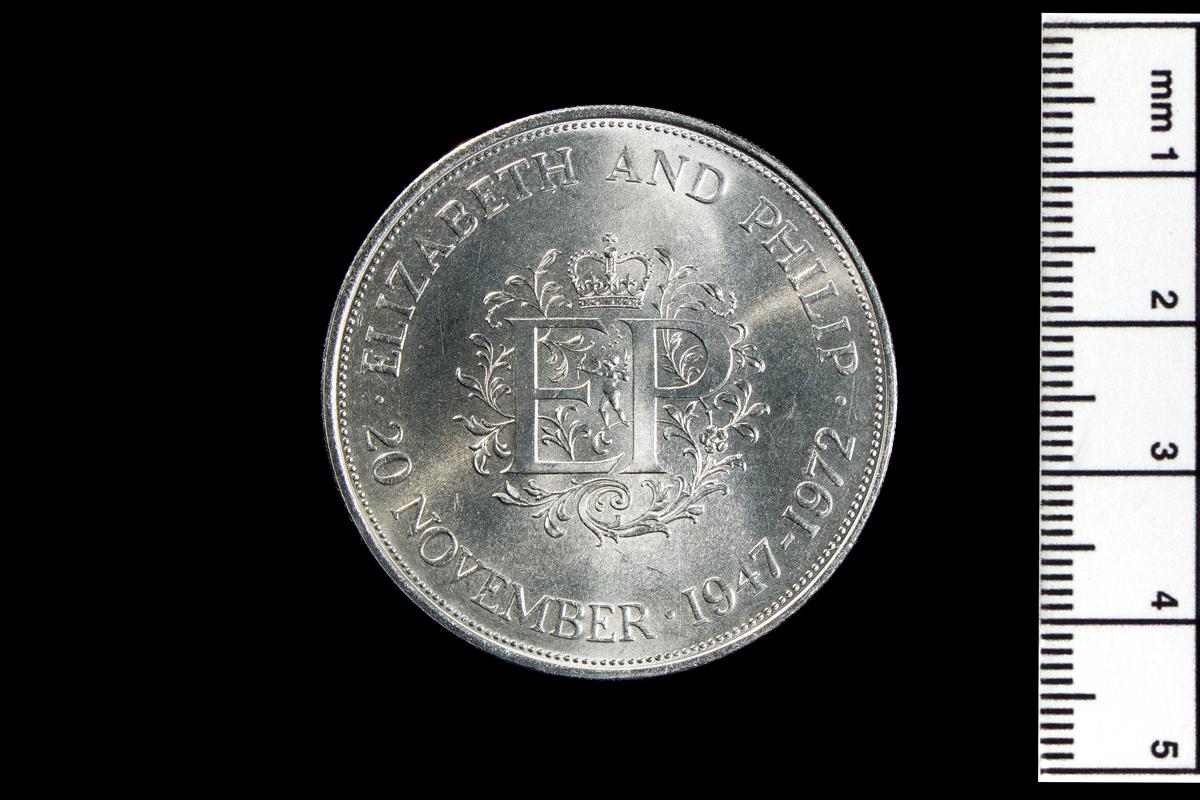 Elizabeth II crown (Silver wedding)