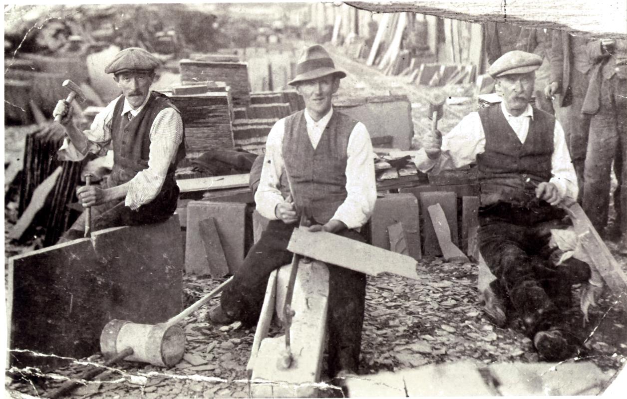 Workers splitting and dressing slate at Dinorwig Quarry.