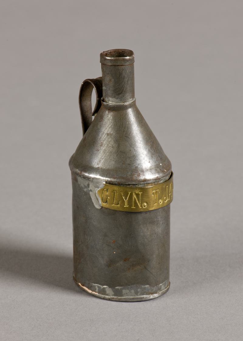 Miniature water jack