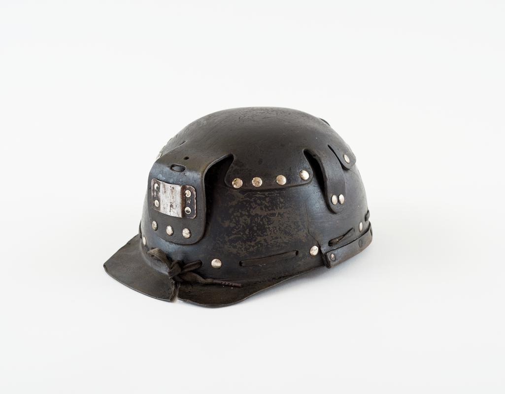 Coal miner&#039;s safety helmet