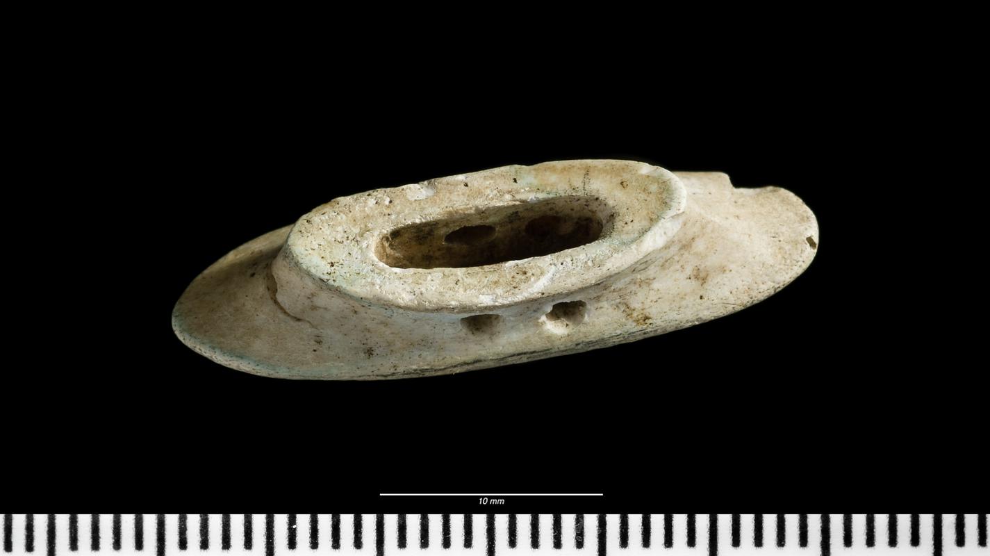 Early Bronze Age bone dagger pommel