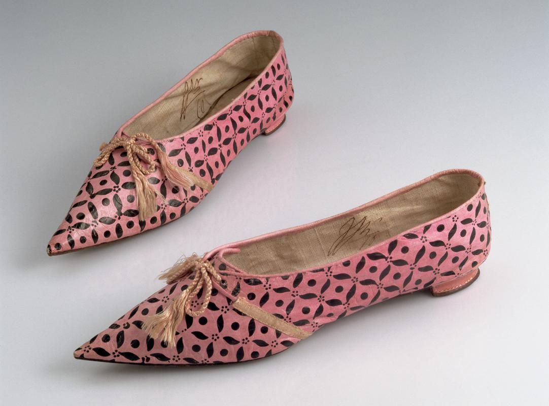 19th Century women&#039;s pink shoes