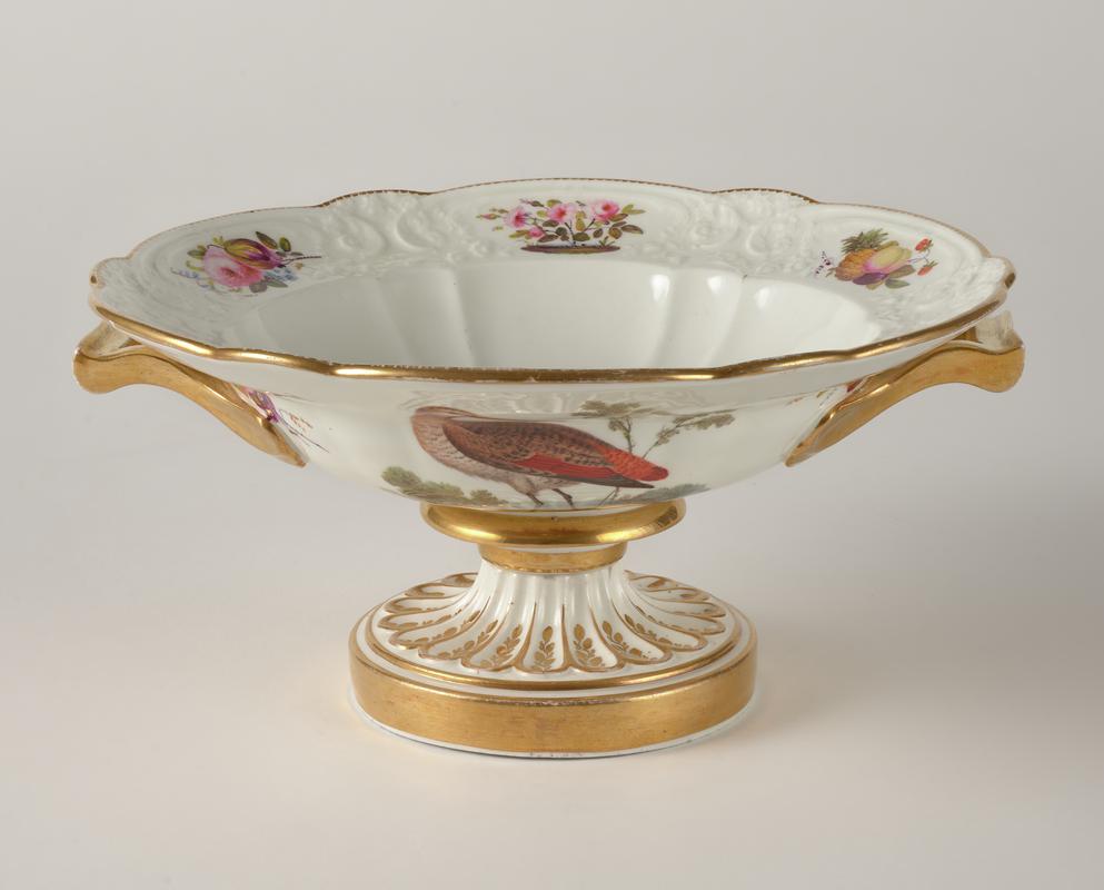 Dish, dessert, centre