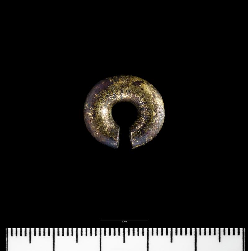 Late Bronze Age gold hair ring