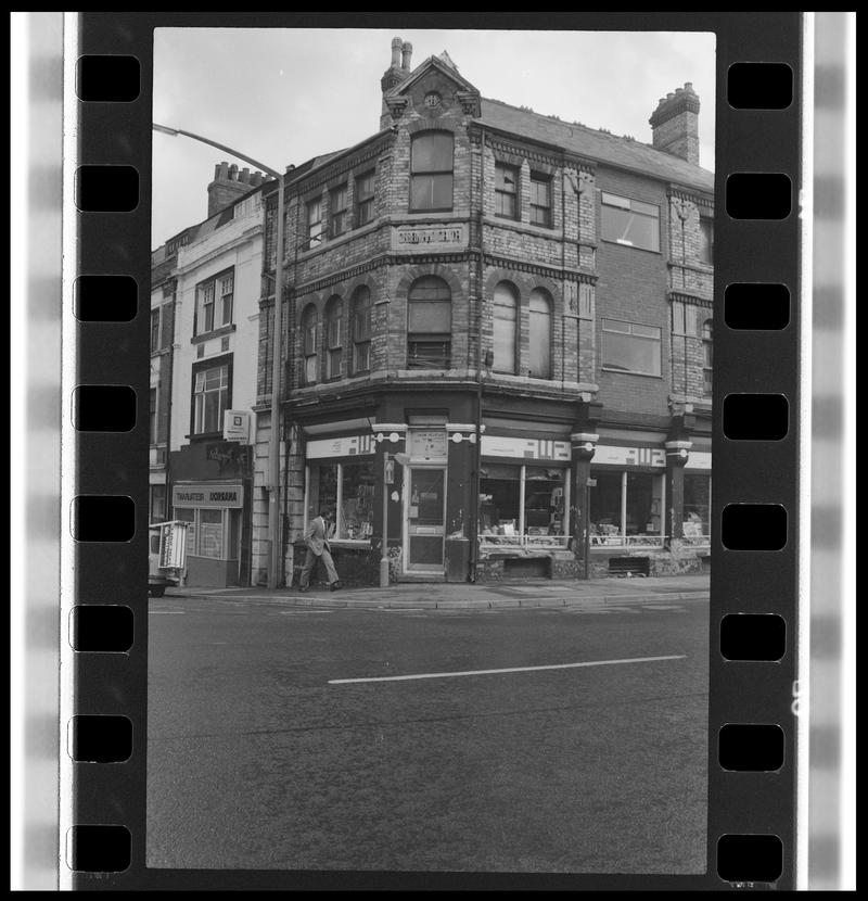 Butetown, negative