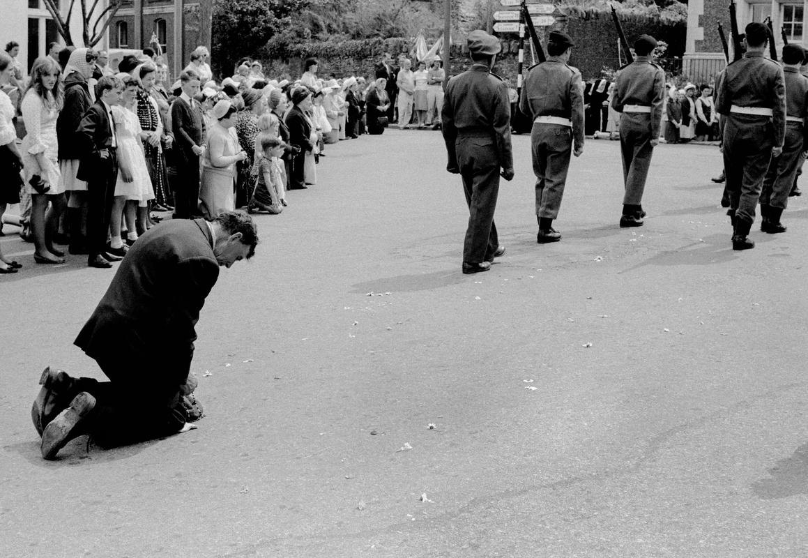 IRELAND. Kenmare. County Kerry. Gathering for the Confirmation Service parade. 1968.