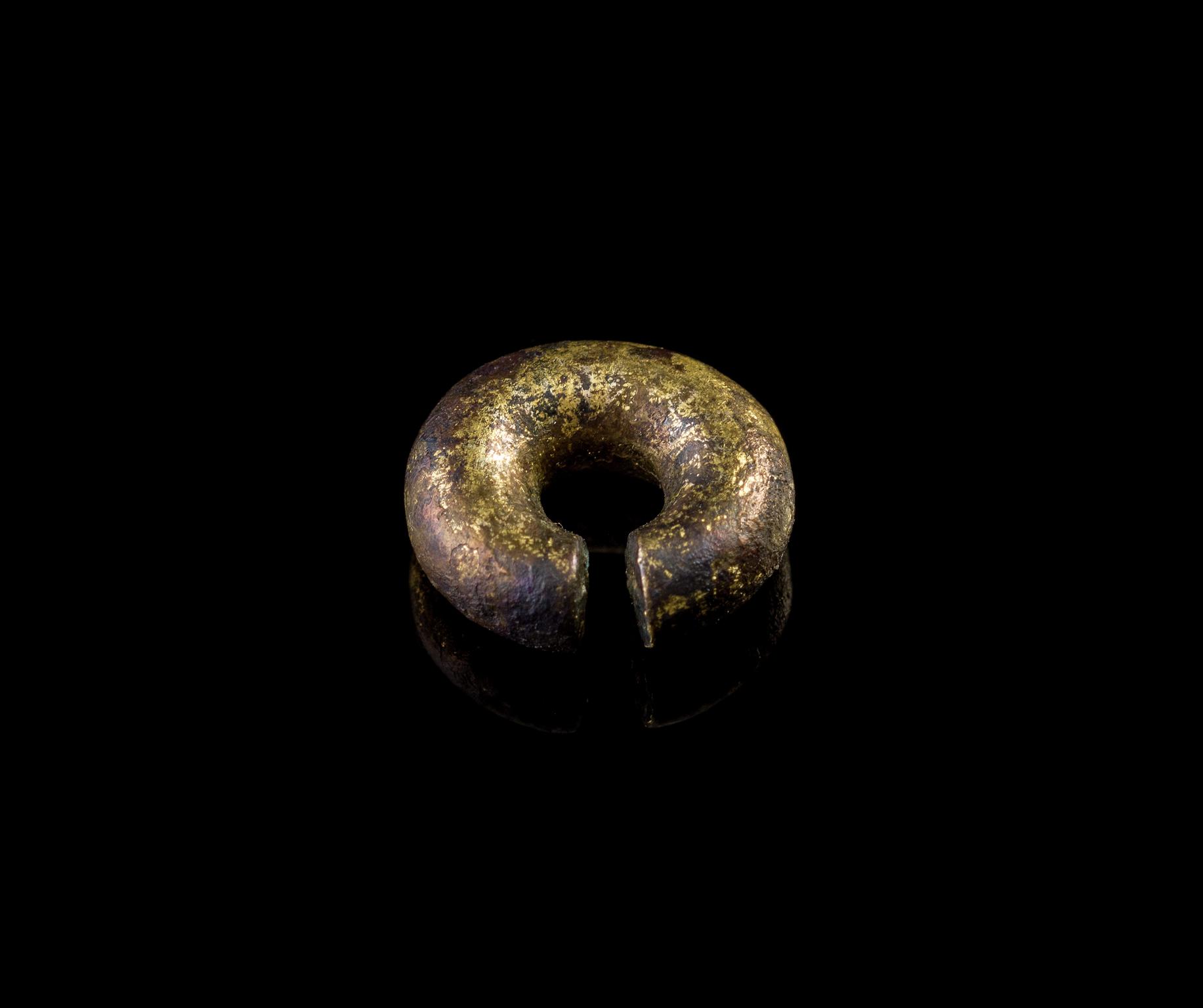 Late Bronze Age gold hair ring