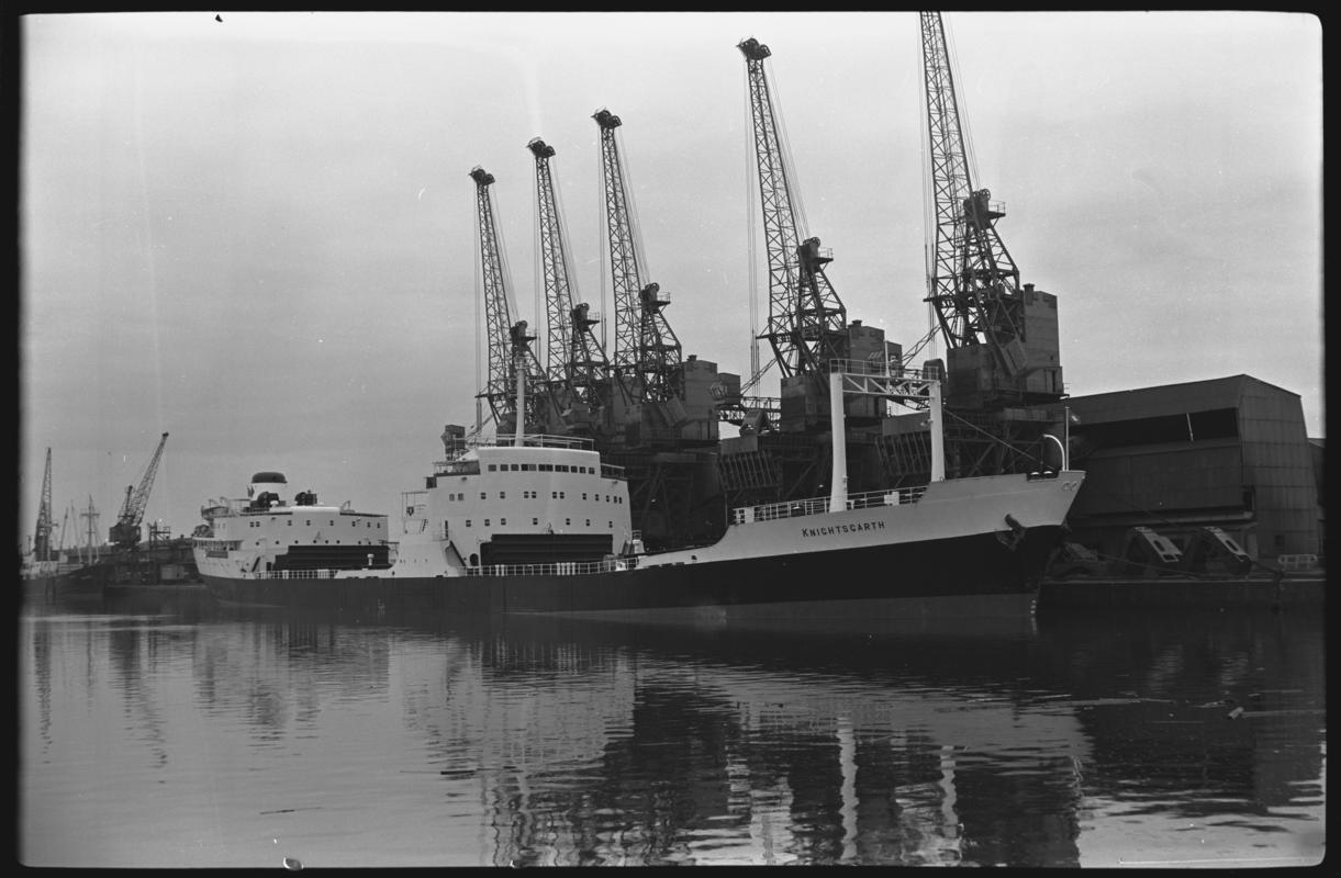 mv KNIGHTSGARTH at Cardiff