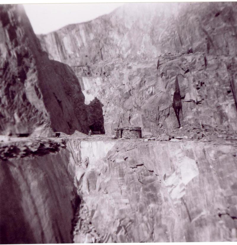 View of a cwt mochal ffiar (blasting shelter) on one of the galleries, Dinorwig Quarry