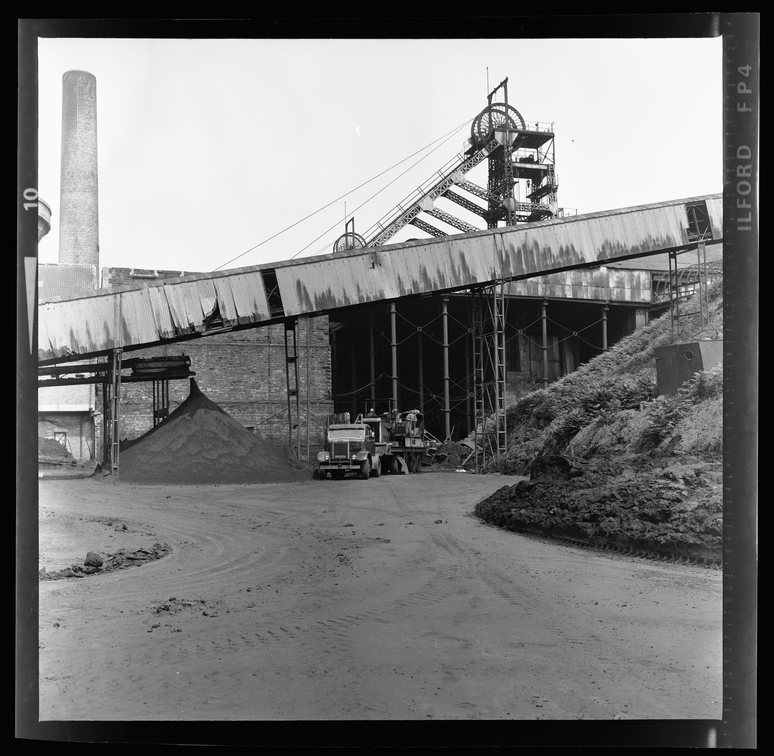 Marine Colliery, negative