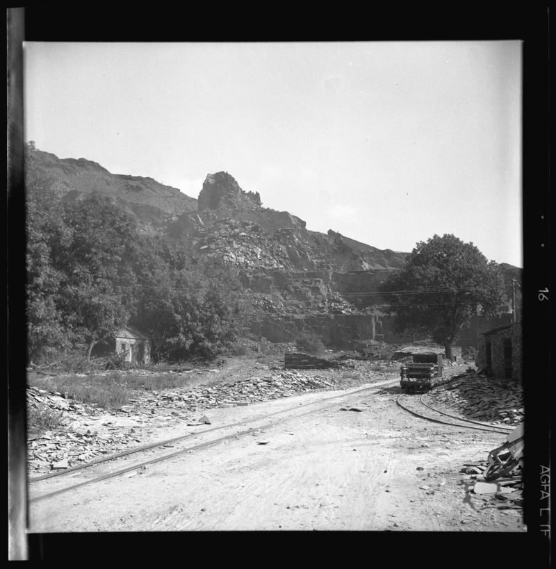 General view of Ponc y Muriau and the &#039;Ceiliog Mawr&#039;, Dinorwig Quarry, early 1960s.