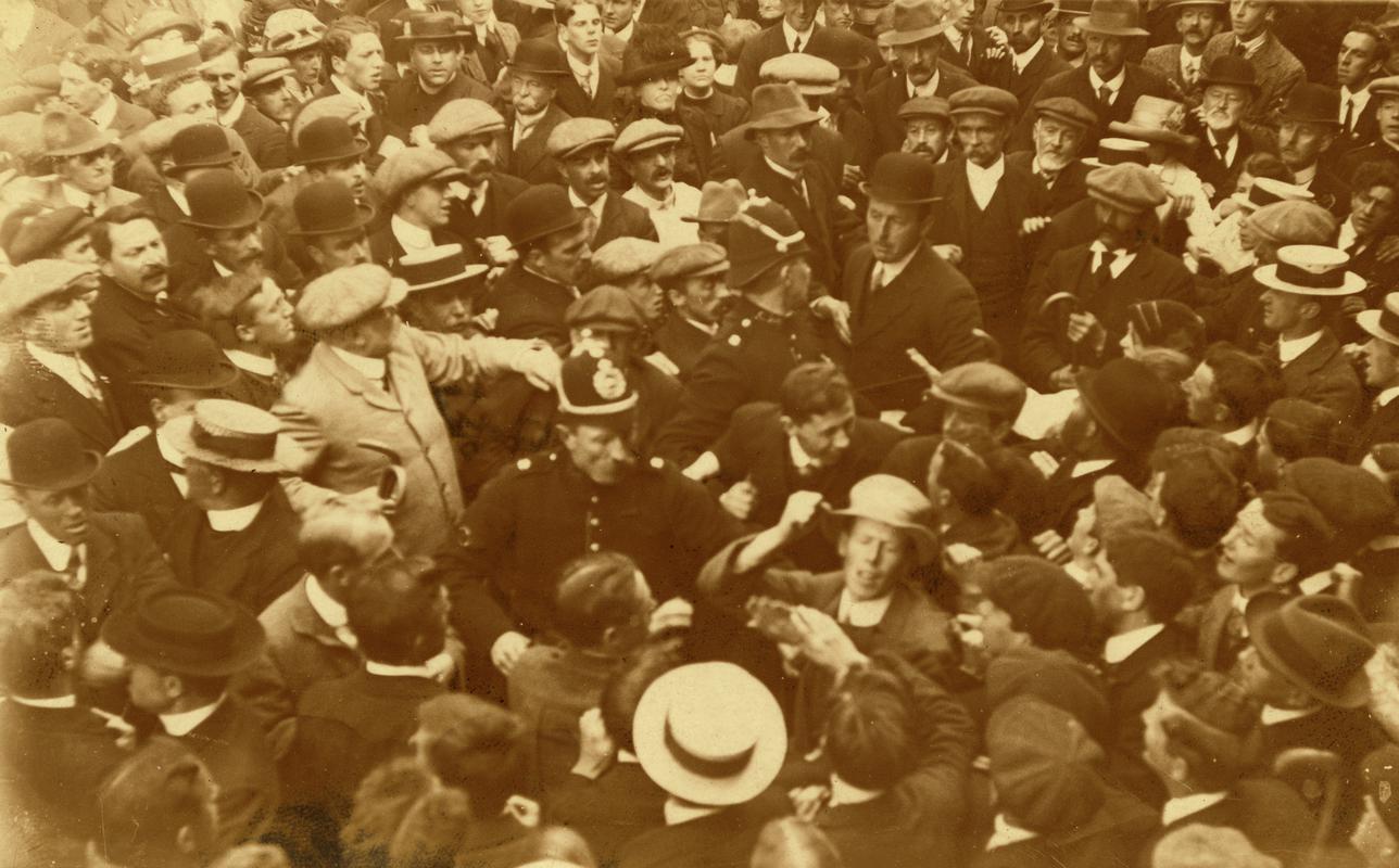 Meeting in protest of disestablishing the Anglican Church in Wales, c. 1920