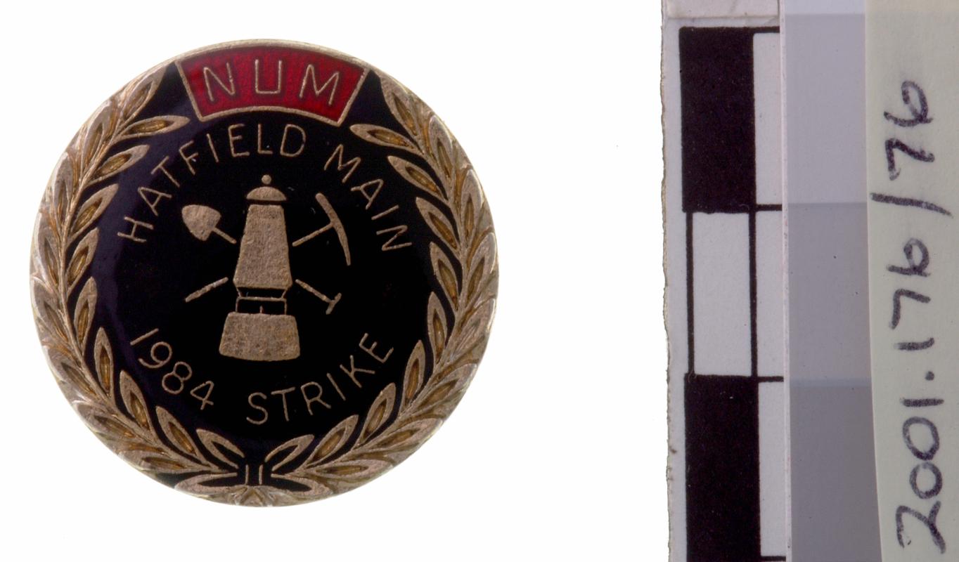 National Union of Mineworkers, badge