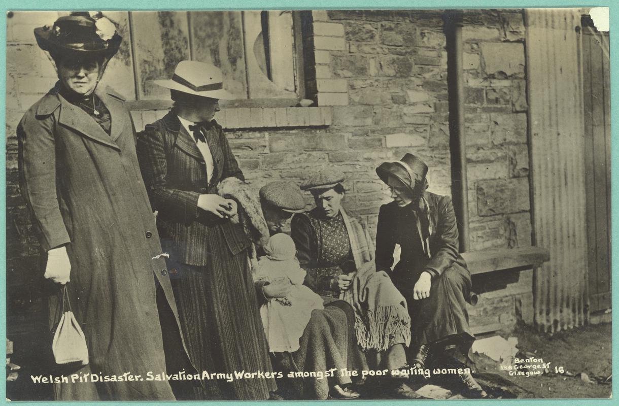 Universal Colliery, Senghenydd. Welsh Pit Disaster. Salvation army workers amongst the poor waiting women.