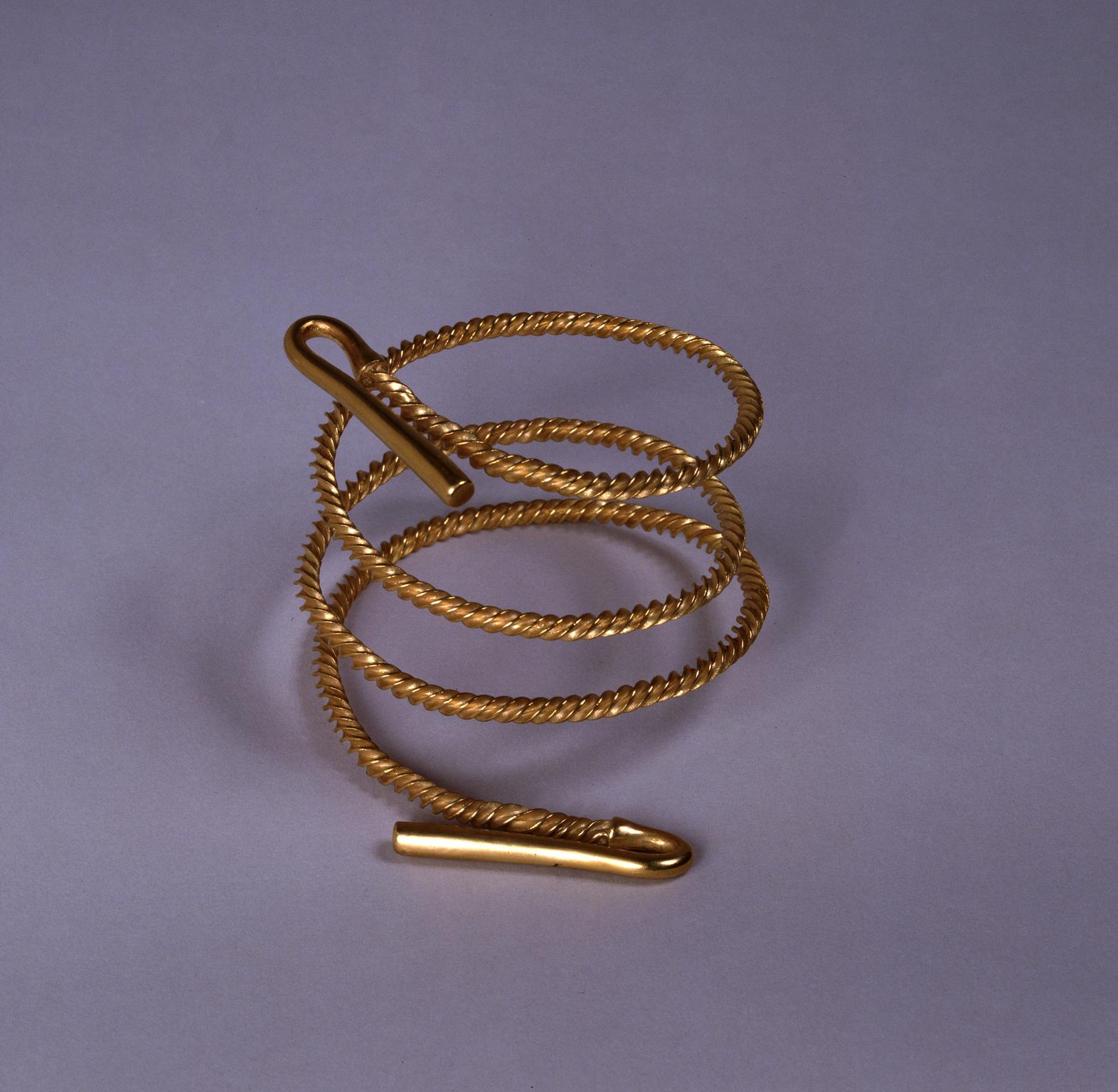 Middle Bronze Age gold flange-twisted bar torc