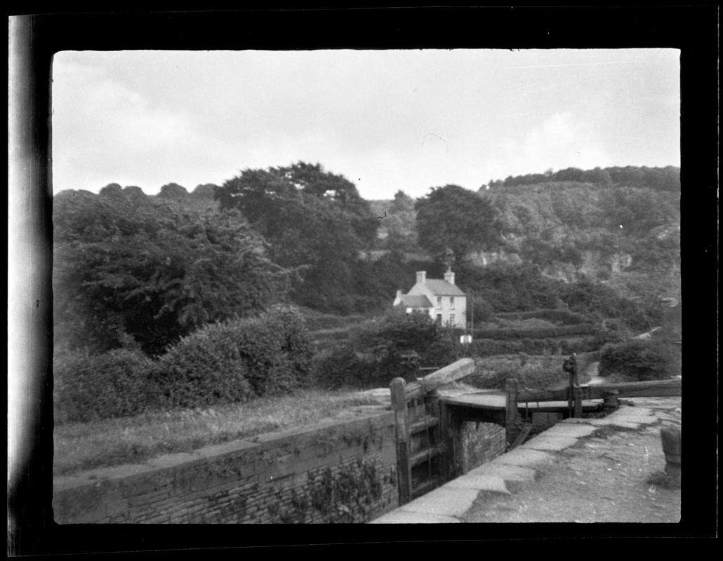 Glamorganshire Canal, negative