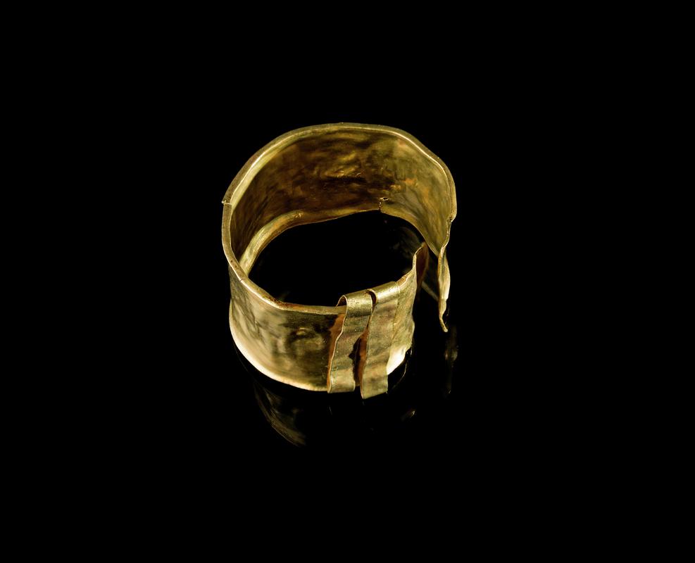 Late Bronze Age gold bracelet