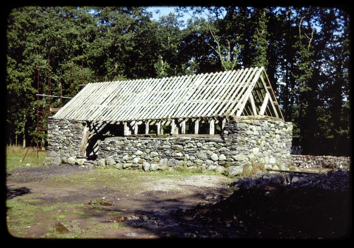 Rebuilding Hendre Wen barn, 1977