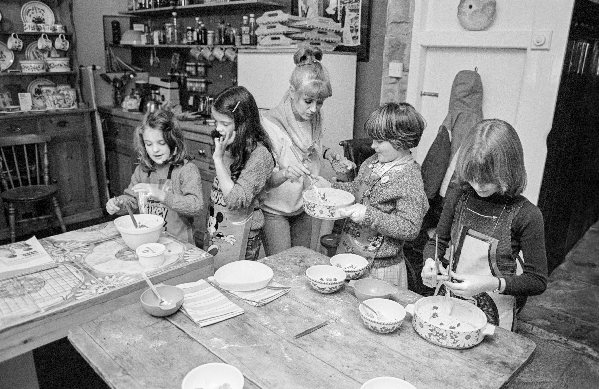 Cooking lessons with Sue Packer. Tintern, Wales