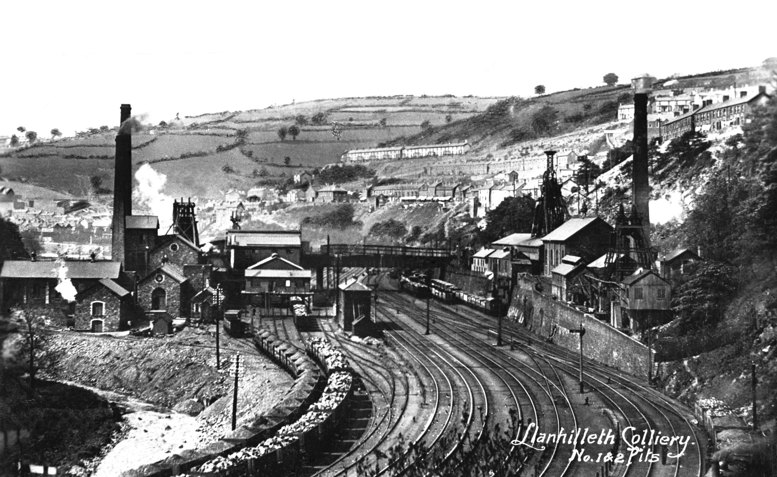 Llanhilleth Colliery, No.1 & 2 Pits (postcard)