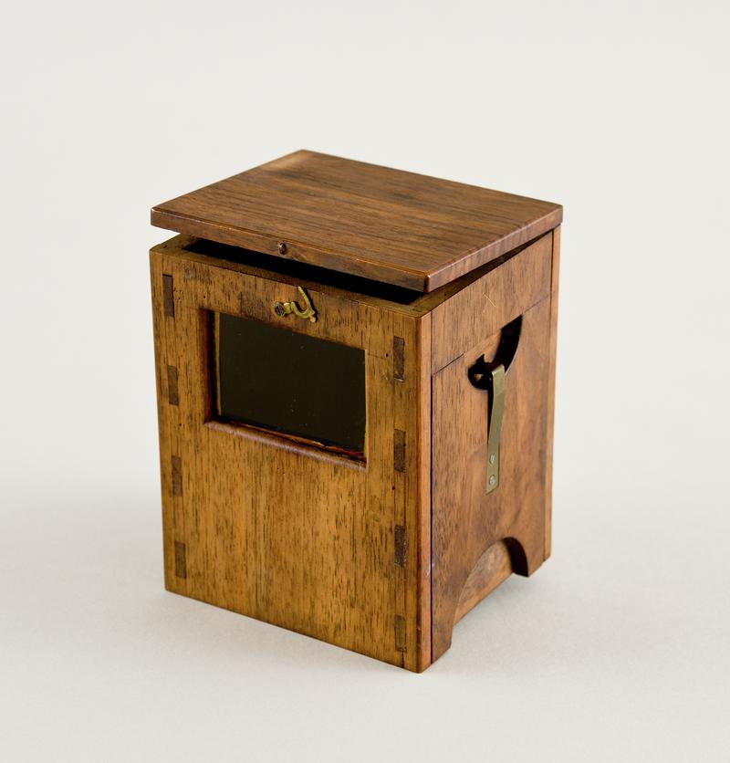 Iodising box for daguerreotype process.