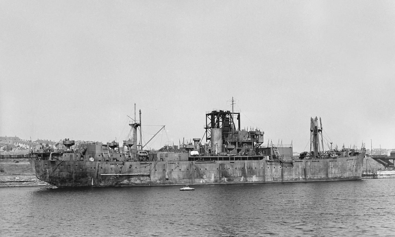 HMS CULLIN SOUND bunkering at Barry Docks