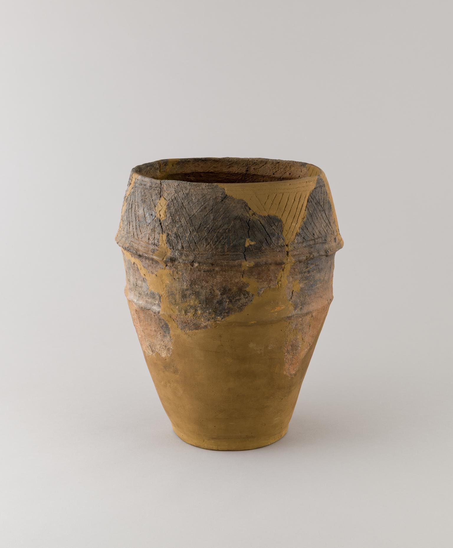 Early Bronze Age pottery collared urn