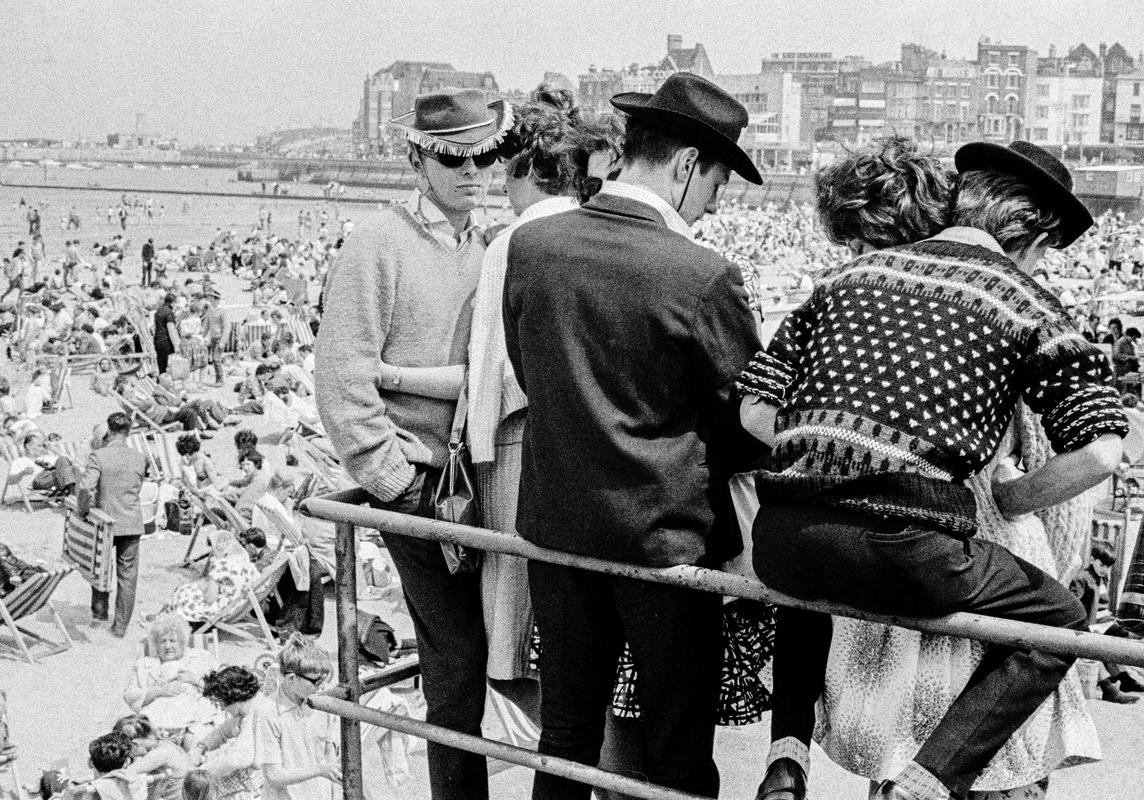 GB. ENGLAND. Herne Bay. Youth on the promenade. Appearance is all important. 1963.