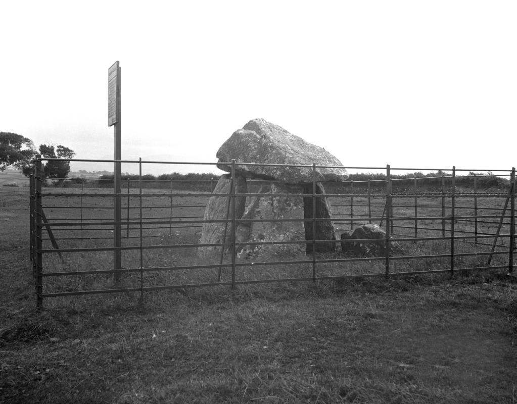 Bodowyr chambered tomb