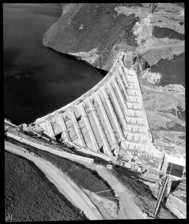 Clywedog dam, negative