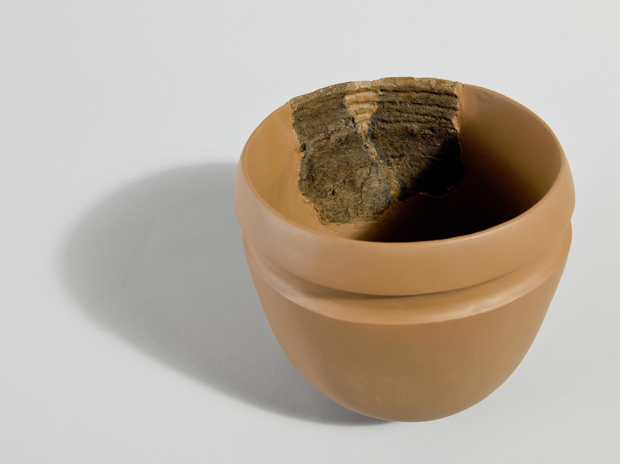 Neolithic pottery vessel