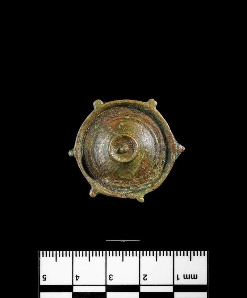 Roman copper alloy disc brooch