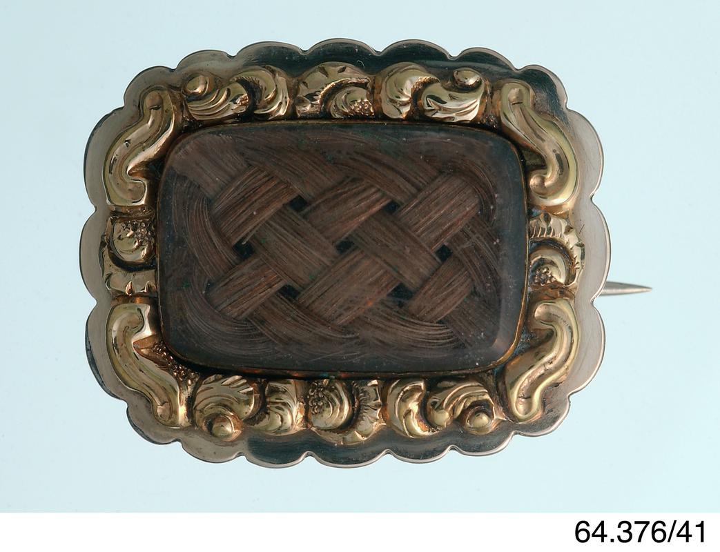 Mourning brooch