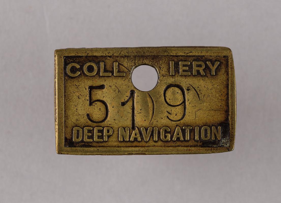 Deep Navigation Colliery, lamp check