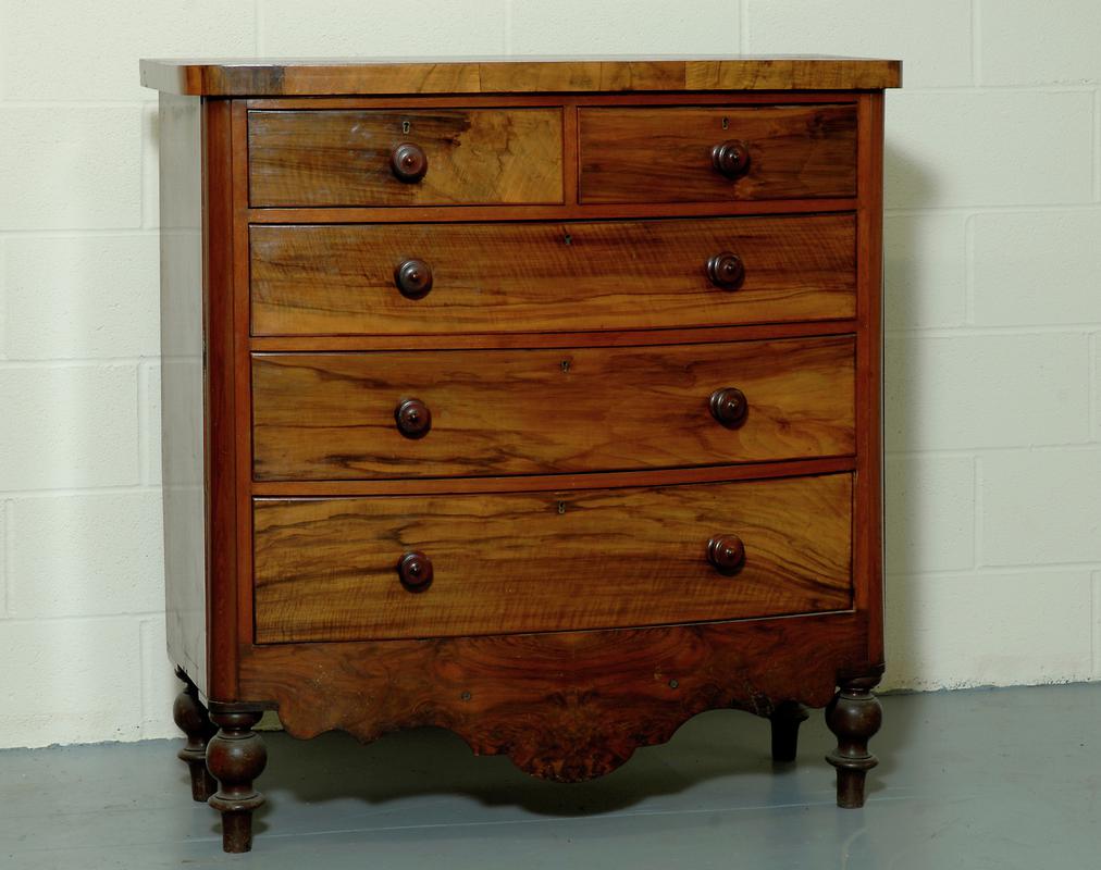 Chest of drawers