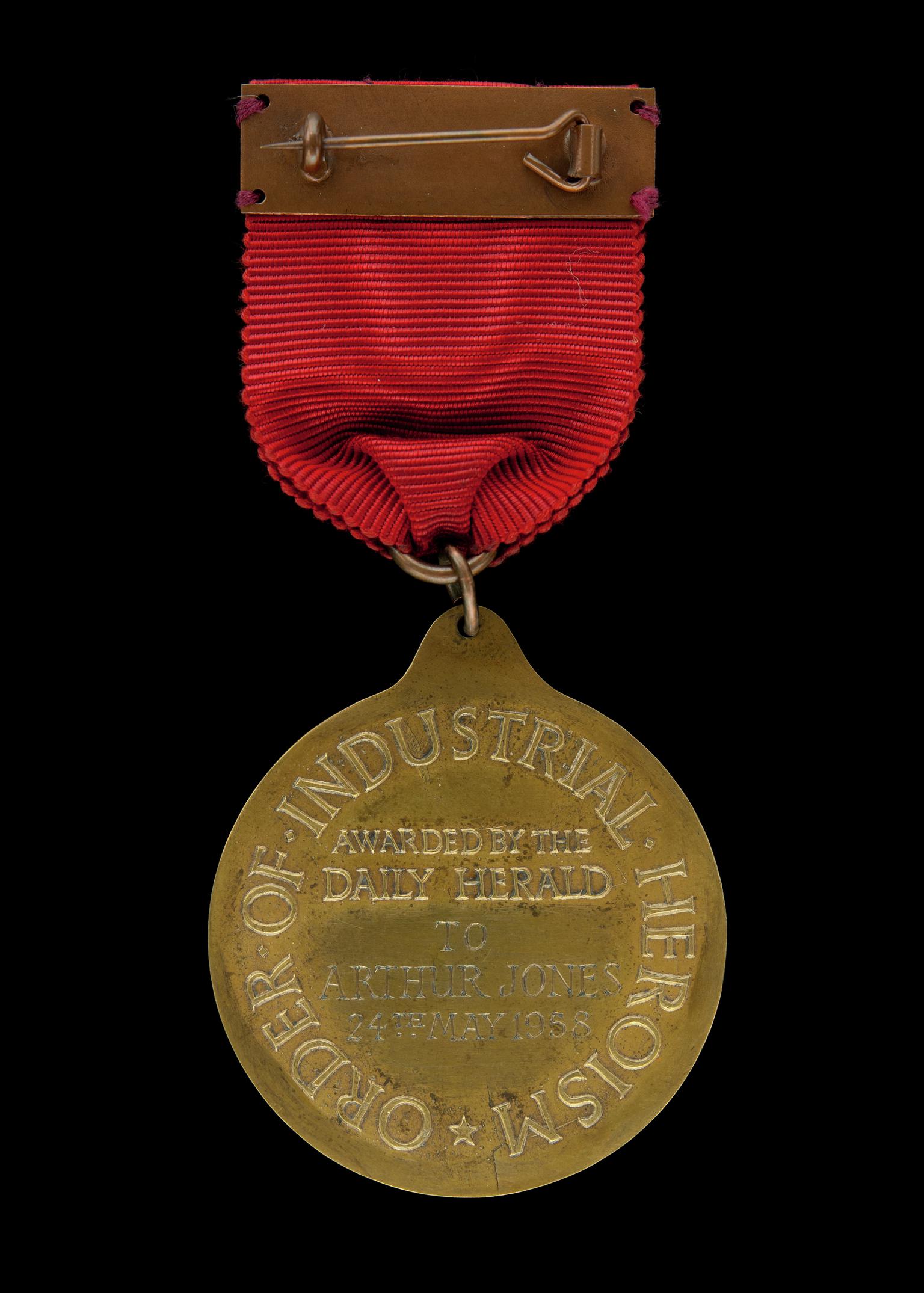 Daily Herald Order of Industrial Heroism medal