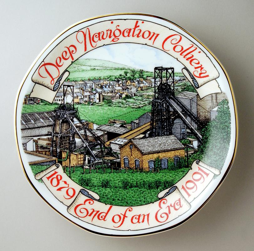 Deep Navigation Colliery commemorative plate (front)